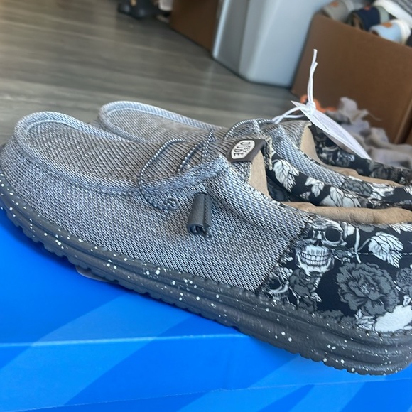 Hey Dude - Picture 2 of 5